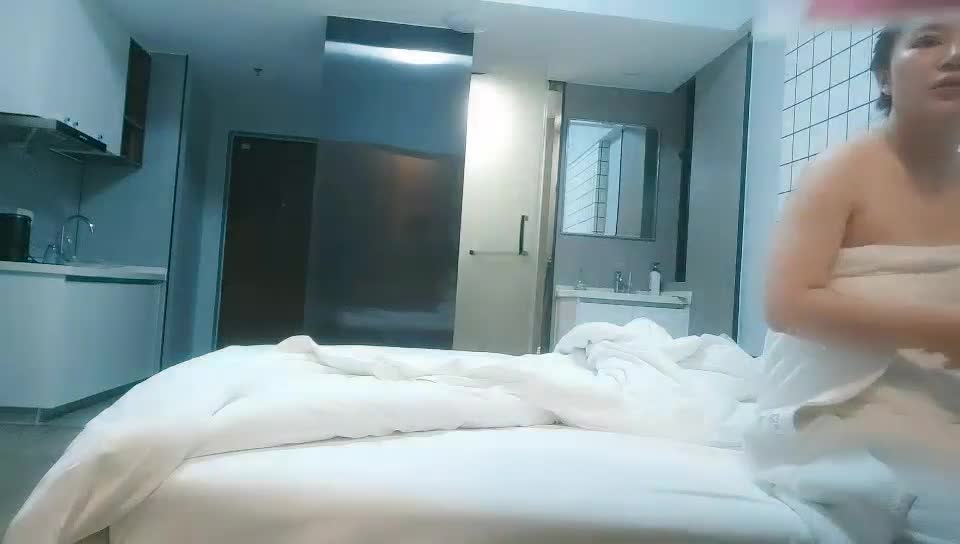 老六探花 和新婚不久的人妻约炮