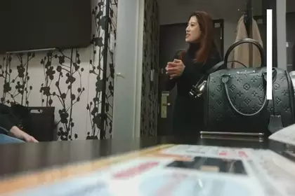 东京搭讪素人少妇 开好酒店叫过来,白嫩大胸，风骚尤物