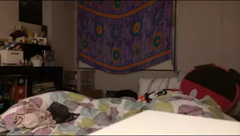 梦幻女神『辛尤里』樱桃小嘴口交无比诱人，大鸡巴后入撞击蜜臀，极品无毛白虎榨精…