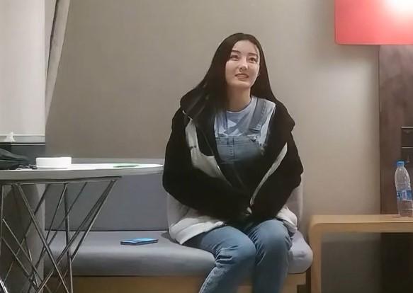 探花一哥3000网约温婉小姐姐媚态毕现玉足抚屌骚起来啪啪暴插高潮