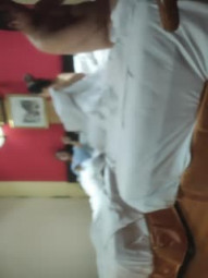 小龙寻欢两男两女约了个少妇激情大战，一对先开操旁边观战，口交舔屌翘起屁股后入，抬起双腿大力抽插猛操