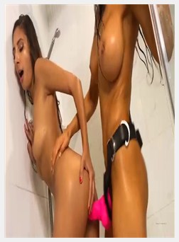 捆绑式女同性恋者在淋浴