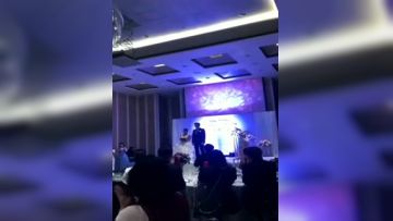 【网曝门事件】火爆全网某婚礼现场播放新娘和新郎姐夫偷晴啪啪视频流出 口活跪舔超赞 按倒就操 高清720P版