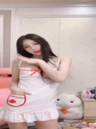 花椒极品御女巨乳女神【萌妮】私下福利泄露，粉红的大白兔柔软波波，中指插入小粉穴啪啪作响，真是人前人后，反差婊！-3