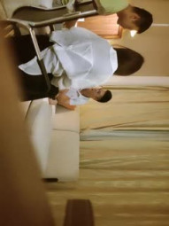 【召唤师换妻探花】，真实良家夫妻交换，吃饭聊天，做游戏调情，今夜娇小美女，貌美如花，刺激劲爆收藏佳作