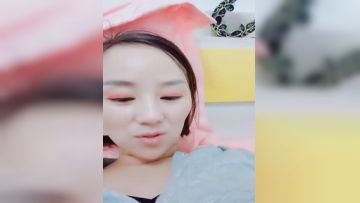 深圳母女，在线征女婿，为女儿发愁，我闺女没事就在家抠逼，说话又色又骚，母女一起黄播，给劲！(2)第02集