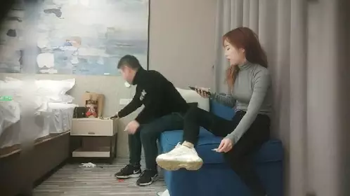 【陈会长探花】酒店约操苗条兼职妹子，羞涩腼腆刚下海不久，超清设备偷拍效果不错，高..制