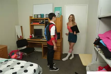 有这样灵动性感的漂亮姐姐在家里引诱谁也挡不住啊 鸡巴一直硬被把玩销魂性奋进出逼穴用力要肾虚啊