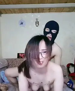 【下篇】4P大乱斗实录：两男两女无套激战，深喉口交巨根，中出内射骚穴，道具抽插浪叫不停！