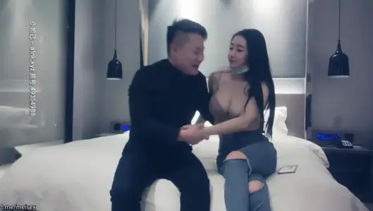 圈外围，明星脸，配上一对大胸，黑森林超浓郁，人气瞬时登顶，花式暴插各种视角