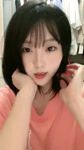 哈尔滨胖次：呦呵给哥哥比个心刷礼物啥都不看的就是好大哥白嫖的可是烂屁眼哈哈哈射到我嘴里好给你解解渴靠不要.