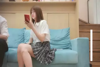 麻花辫极品气质外围美女 高价门票舔奶撸硬 骑上来JB插入抱着屁股猛操 拉手后入搞一半掉线