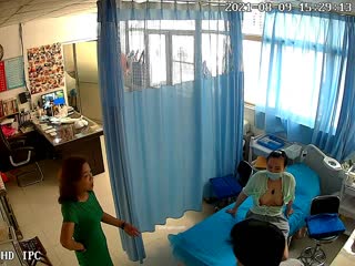 精品推荐 【破解摄像头】老中医给哺乳期孕妇按摩乳房催乳汁-1