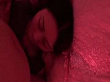 百度云泄密流出某体校运动系美女和两个社会青年野战3P晚上街头露出