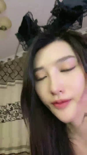 黑丝OL和猥琐男做爱啪啪深喉口爆一嘴01