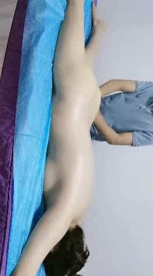 骚宝私密回春舞蹈老师出来偷吃  金手指扣逼多次喷水  今天想要吃饱按摩床上操  按双腿侧入大屁股