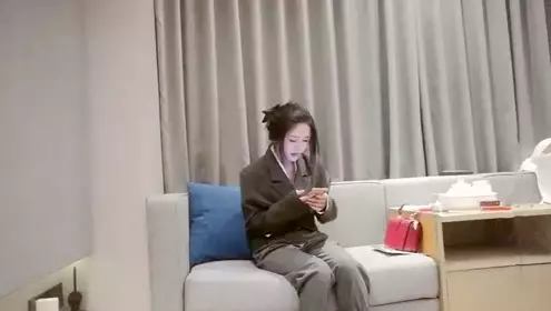 高颜值西装妹子啪啪洗完澡穿上黑丝口交上位骑坐侧入猛操