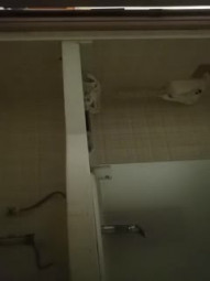 小老弟寻花约的兼职少妇奶子不小，先玩胸在洗澡床上啪啪啪，压在身下爆草抽插干累了换女上位，精彩不要错过