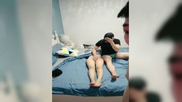先给小少妇按摩放松一下身体，揉奶玩逼亲小嘴搞的她不断呻吟，69舔逼口交，让小哥哥们轮着爆草蹂躏精彩刺激第02集
