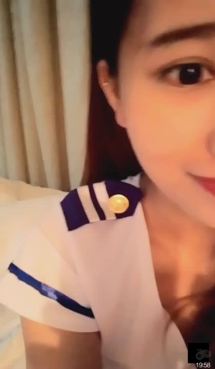 极品平面模特兼女主播女神BABI空姐制服首次掰穴直播...