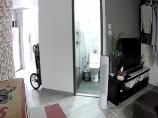 黑客破解偷拍年轻漂亮的女主角洗澡换衣服