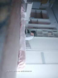 年轻小哥爆草社会小妹，露脸一个小时貌似干了好几炮，揉奶子玩逼各种姿势抽插爆草，给小骚逼干的浪叫不止