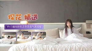 清纯妹子户外车震双人啪啪自摸舔BB