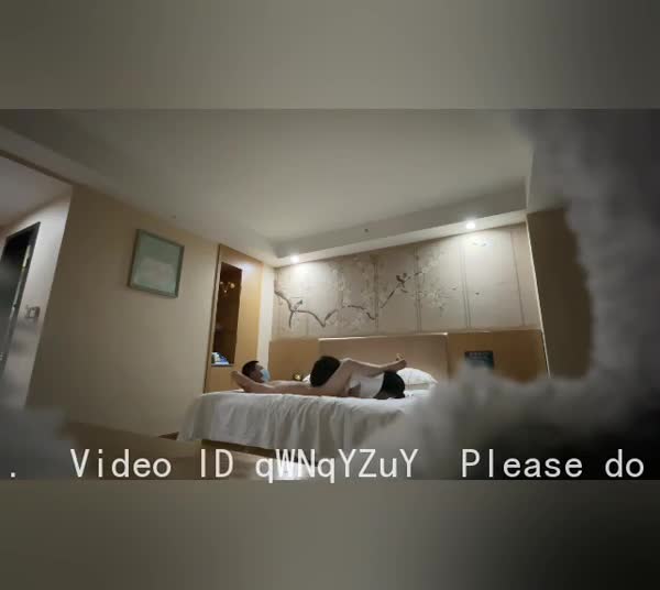 秦皇岛真实露脸偷情小母狗，你只能仰望