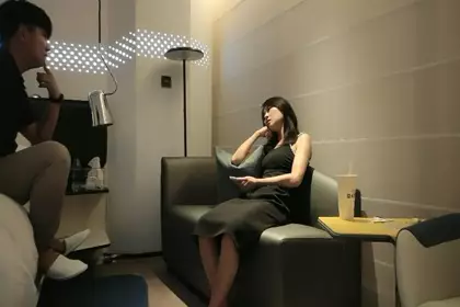 极品美乳粉穴声优小允视听享受 兔女郎情趣装翘起屁股 解开内裤露无毛粉穴 跳蛋震动手指扣入