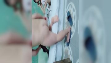 #探花老总双胞胎_胖哥艳福不浅，两个极品00后，双胞胎姐妹花，粉嫩苗条身材极品，狂亲暴插，多少男人羡慕他