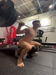 推特红人健身达人『谚哥』健身房约炮女粉性爱私拍流出 肌肉与肉欲的猛烈撞-1