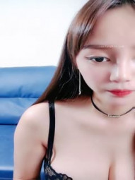 水灵灵的大眼萌妹【海底捞个新新】性感黑丝 阳具深喉插穴 (3)